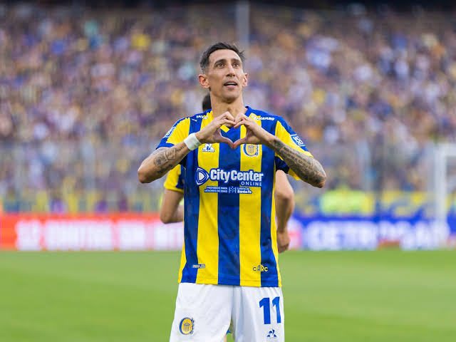 Football fan jailed for 7-years for threatening former Man.United star Di Maria over return to Argentina